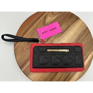 Betsey Johnson Wristlet Wallet Heart Quilted Zip Strap Floral Black Red Gold